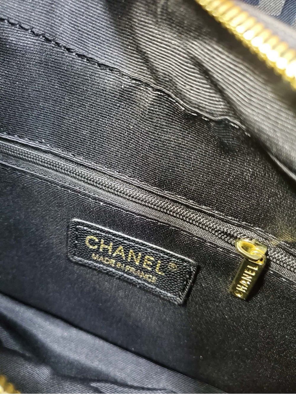 CHANEL Black Quilted CC Shoulder Bag with Gold-Tone Chain Strap - Picture 7 of 7